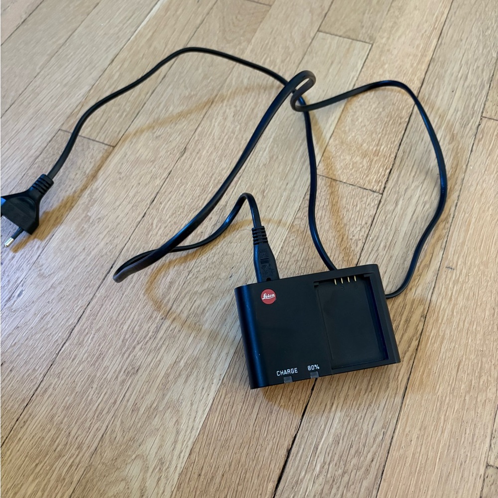 Authentic Leica Charger